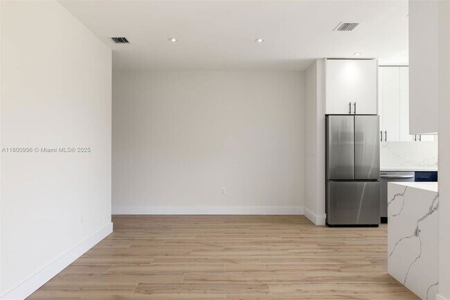 Foto del edificio - 6850 NW 4th Ave