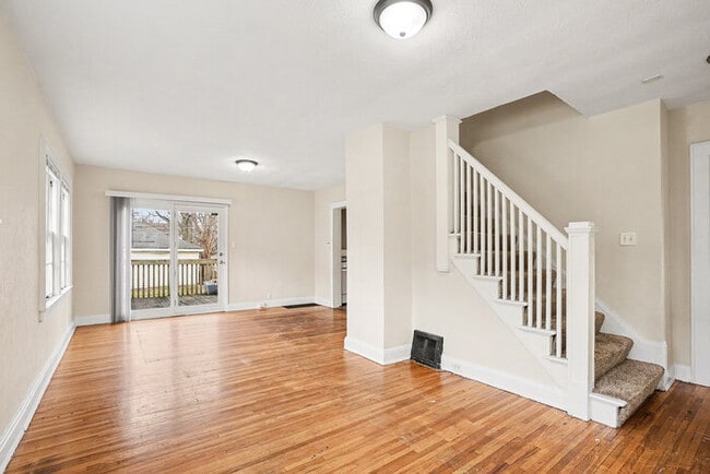 Foto del edificio - Charming Three Bedroom Home in a Convenient Location