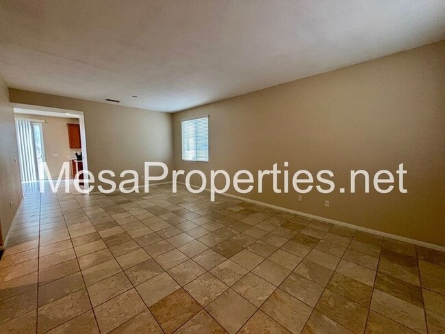Foto del edificio - 16677 Desert Lily St