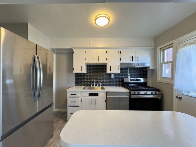 Foto del edificio - Charming 2 Bedroom/1 Bathroom in Dundalk, MD!