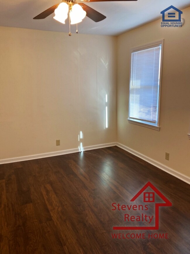 Building Photo - 500 Skyline Dr