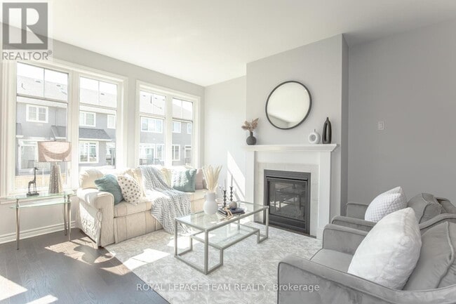 Building Photo - 140 Angelonia Cres