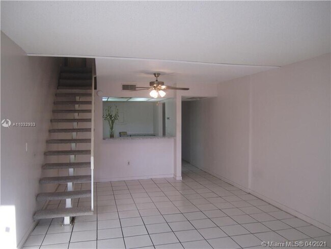 Building Photo - 1121 SW 105th Ave