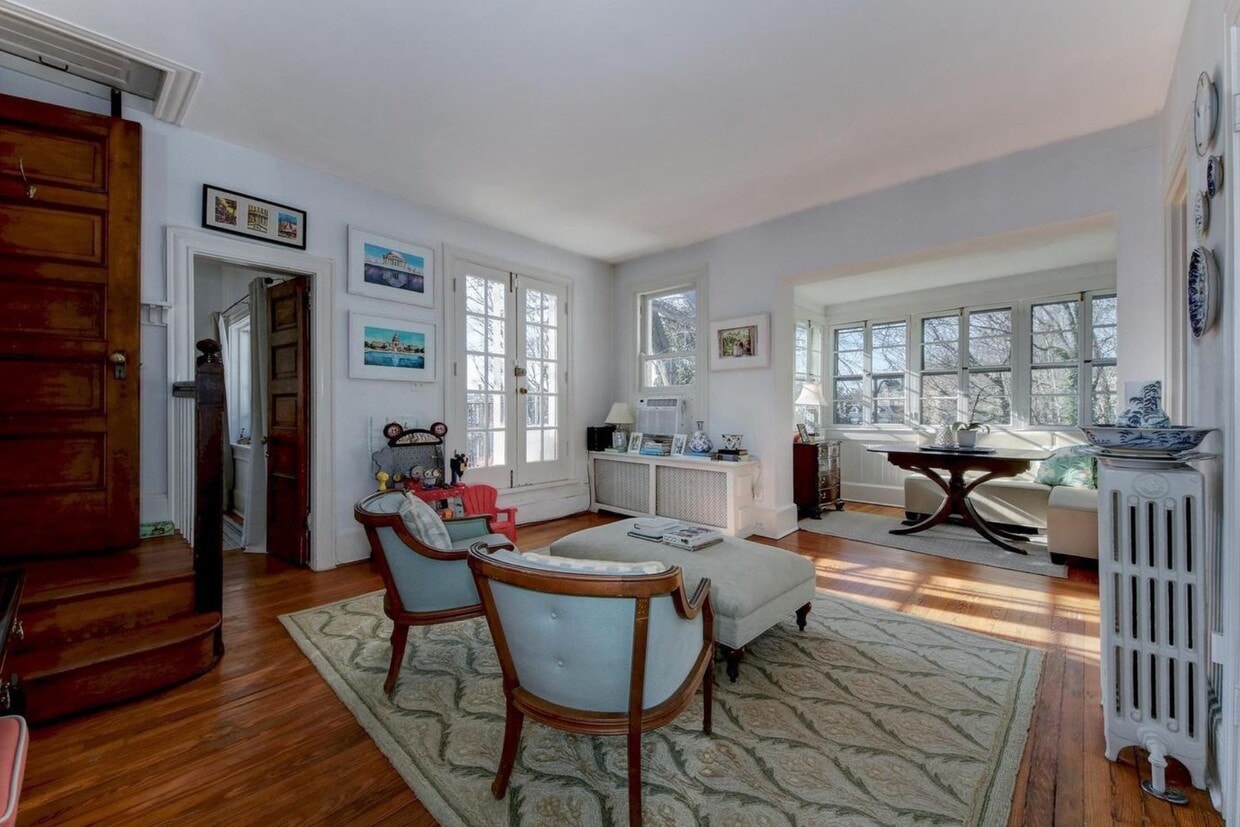 Primary Photo - 1622 1/2 29th St NW