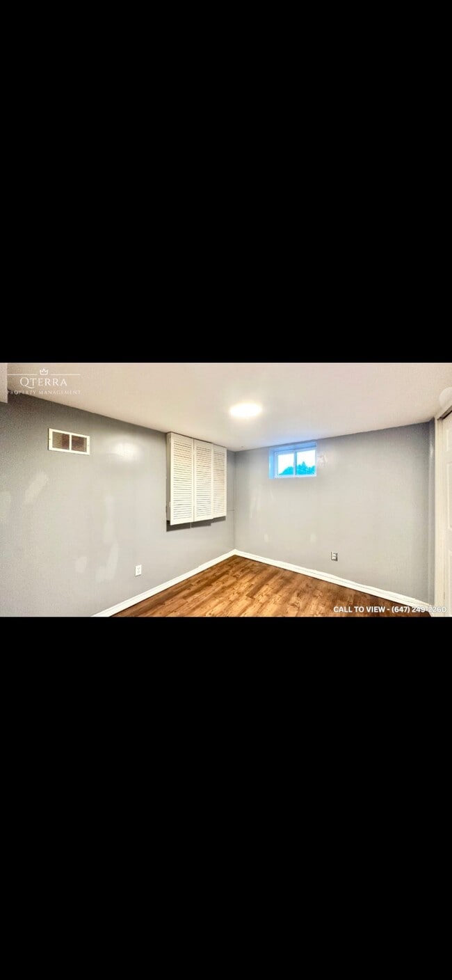 Building Photo - 66 Hollyhedge Dr