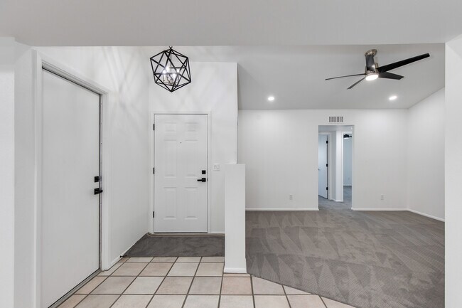 Foto del edificio - 6335 E Brown Rd