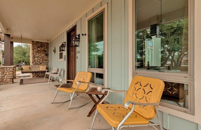 Building Photo - 1009 Lauder Dr