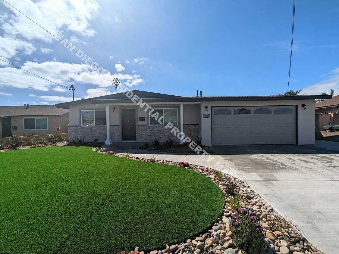 Primary Photo - Renovated 3-Bedroom Home with Huge Backyar...