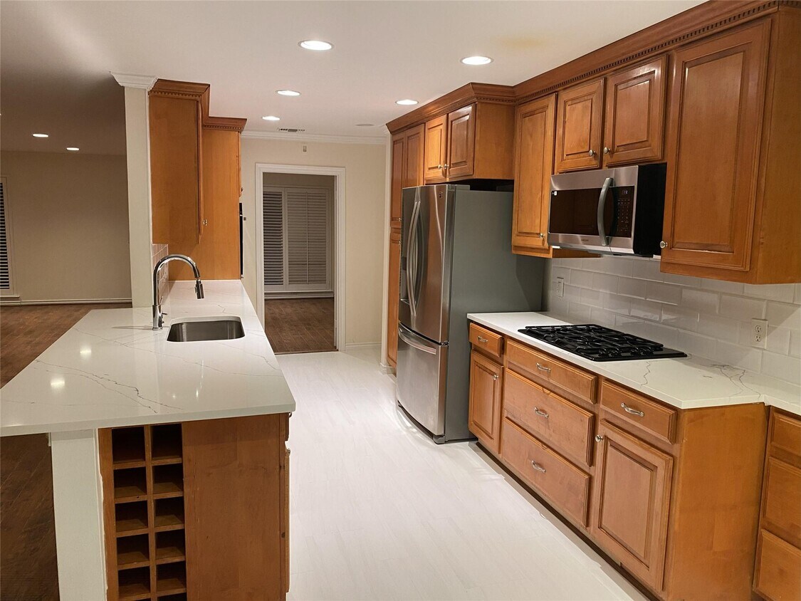 Building Photo - 3643 Midpines Drive -
