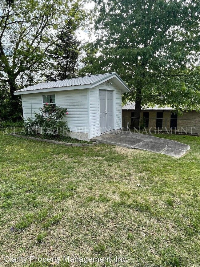 Building Photo - 3 br, 2 bath House - 4133 Highway Dr.