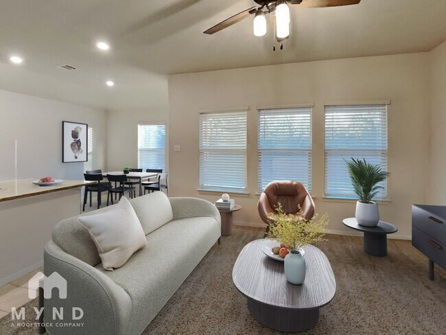 Foto del edificio - 808 Hutchins Dr