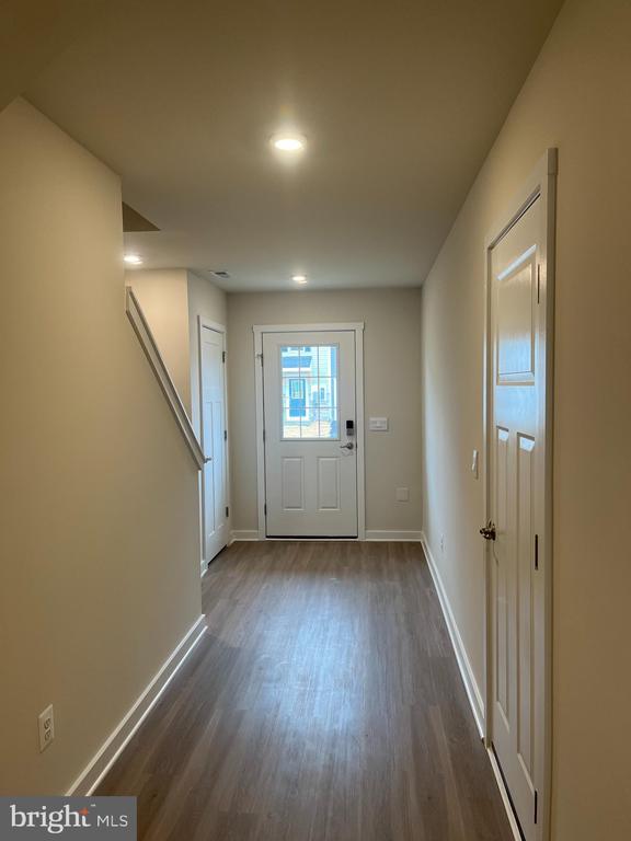 Building Photo - 90 Trotting Rd