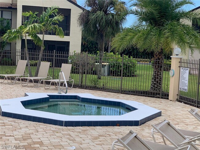 Foto del edificio - 8534 Charter Club Cir