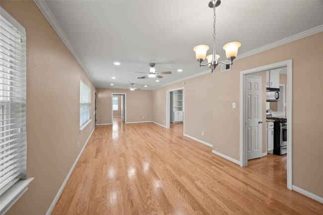 Building Photo - 3725 Murworth Dr