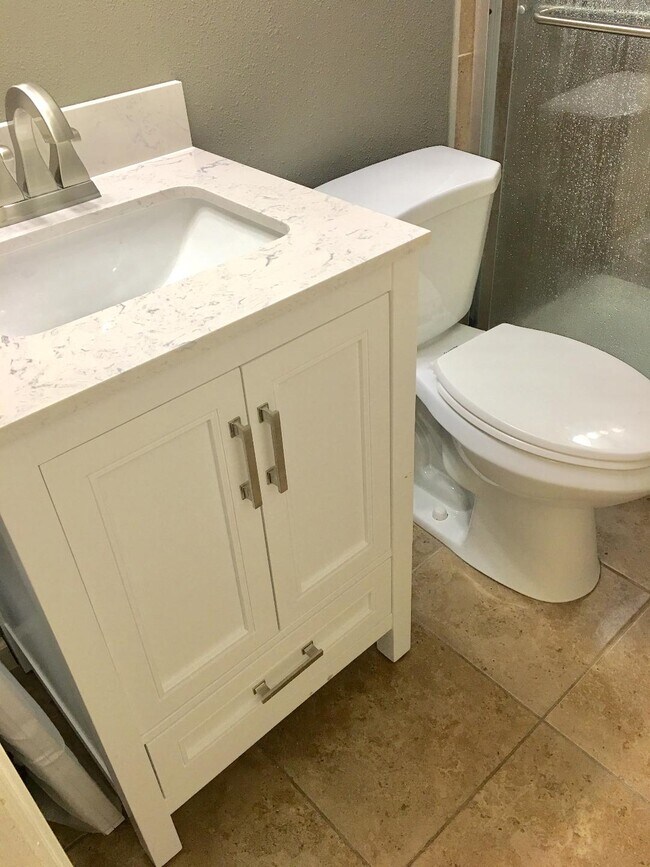 Bath - 501 NW 15th Ave