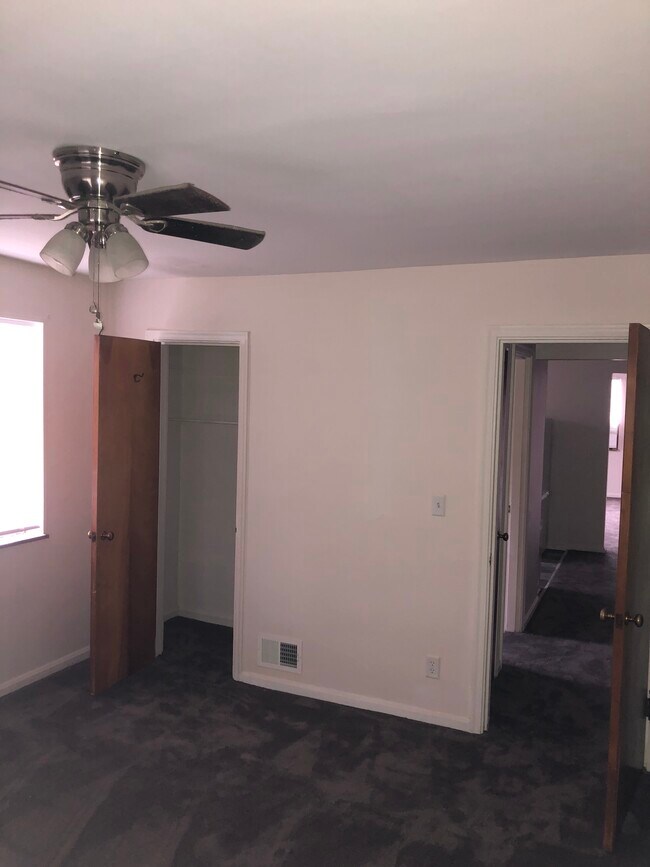 Dormitorio, armario - 224 Ridgeway Ave