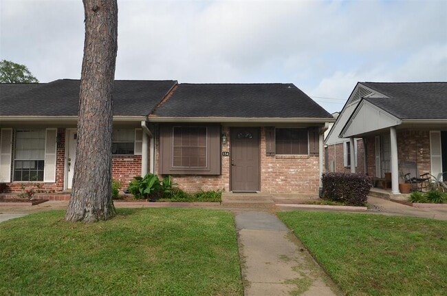 Foto del edificio - 1108 W Tri Oaks Ln