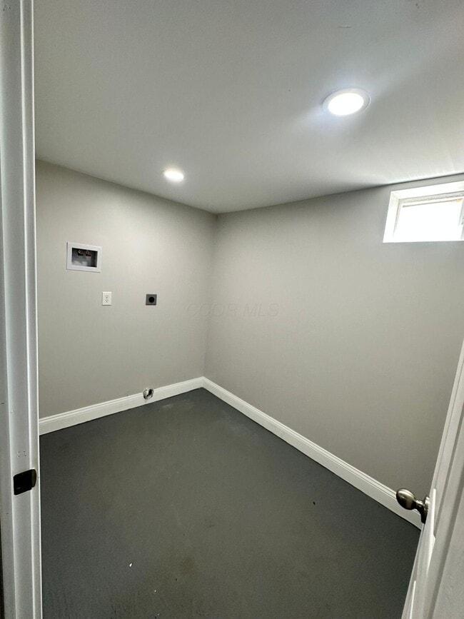 Foto del edificio - 7945 High St