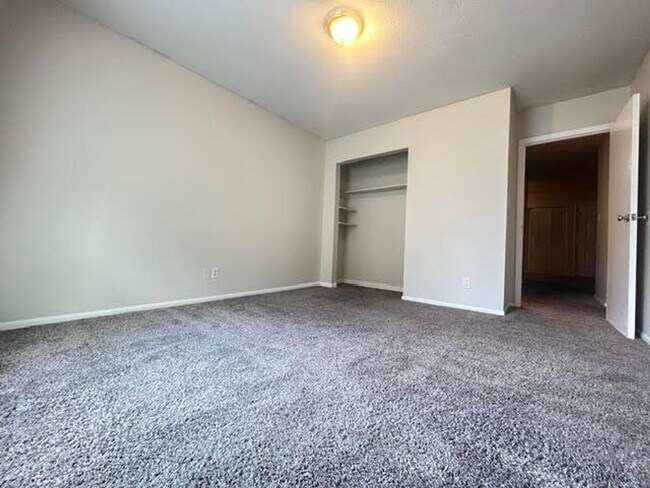 Building Photo - 421 Poplar Level Ct