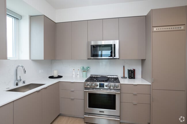 704 Studio Kitchen - 1775 Beloit Ave