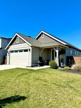 Building Photo - 4703 SW Badger Crk Dr