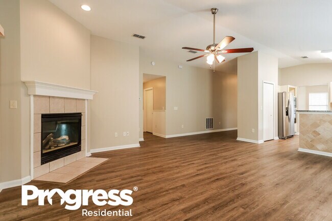 Building Photo - 1515 Greenway Pl