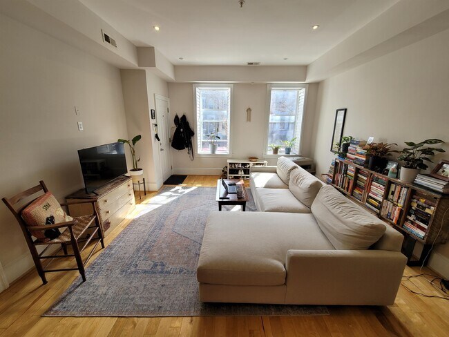 Foto del edificio - 1217 Park Rd NW
