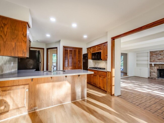 Building Photo - 13756 Danvers Dr