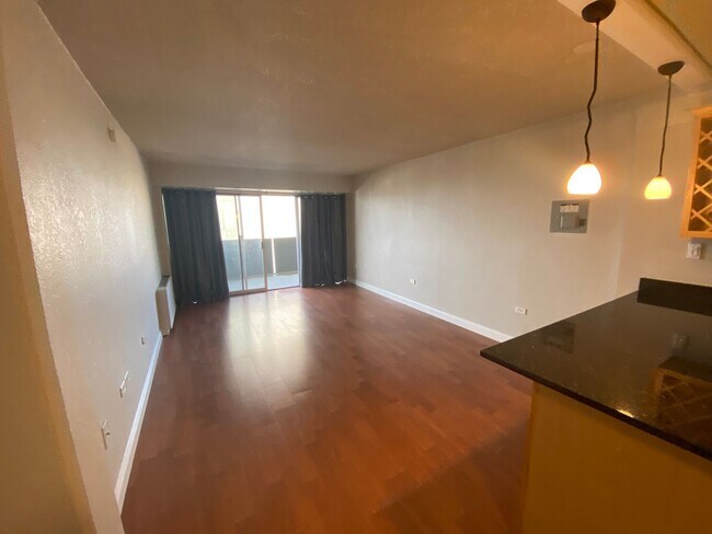 Photo - 1 bedroom High Rise Living Downtown Apartment