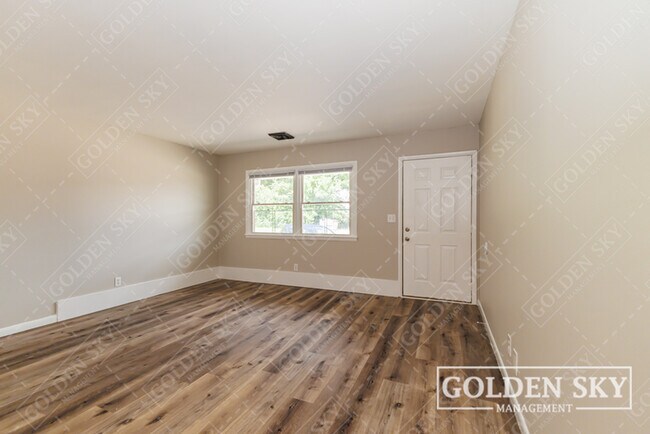 Foto del edificio - 4611 S Madison St