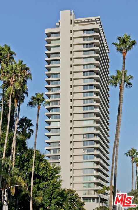 Building Photo - 9255 Doheny Rd