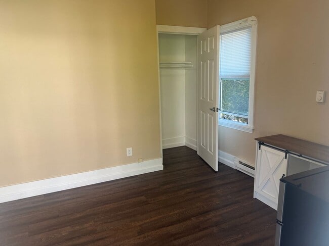 Foto del edificio - 2361 E 29th St