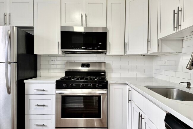 Foto del edificio - 1346 Forestdale Ct