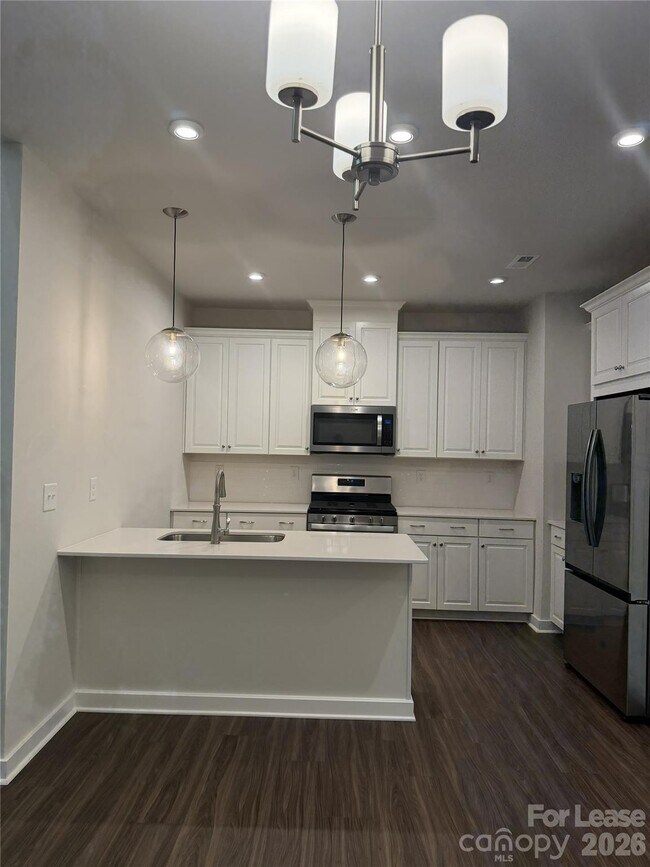Foto del edificio - 3340 Finchborough Ct