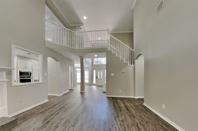 Foto del edificio - 17126 Hamilwood Dr