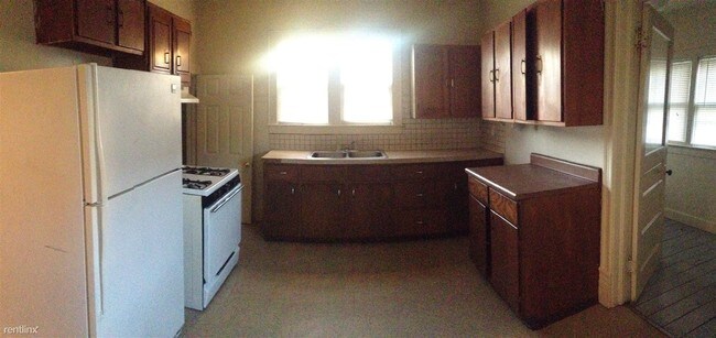 Building Photo - 3 br, 1 bath House - 49 Zeno St SW 49 Zeno Sw