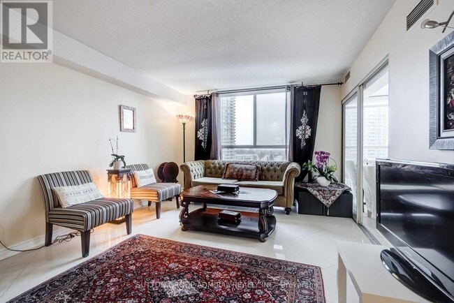Photo du bâtiment - 5460 Yonge St