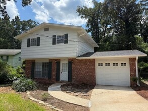 Building Photo - 1100 Carissa Dr