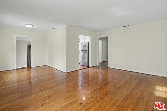 Building Photo - 3542 Greenwood Ave