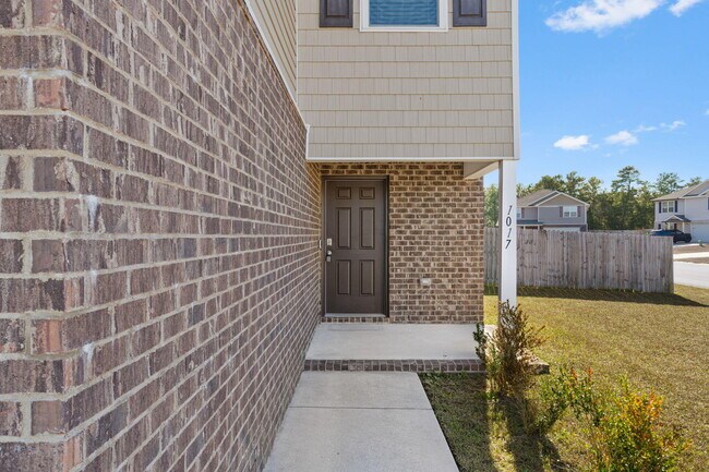 Building Photo - 1017 Limpkin St