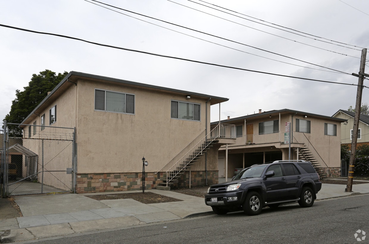 Primary Photo - 490 42nd St