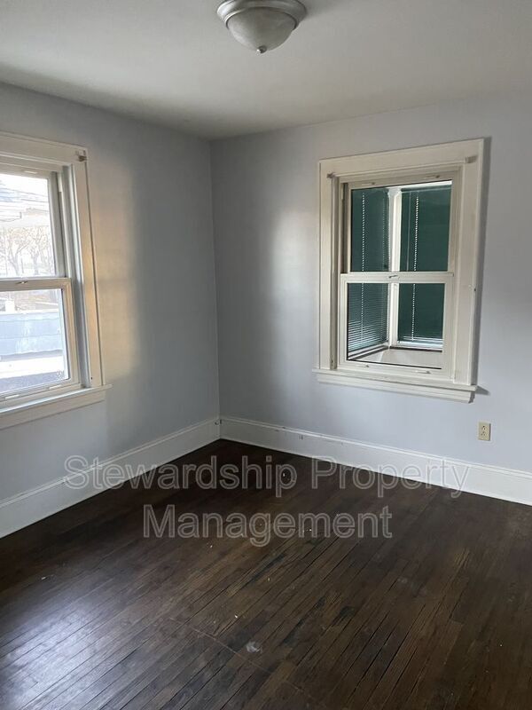 Foto del edificio - 1373 Brandon Ave