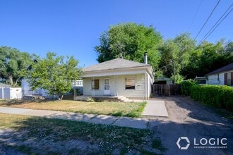 Building Photo - 608 Douglas St