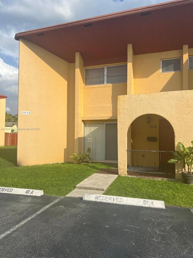 Building Photo - 13701 SW 84th St