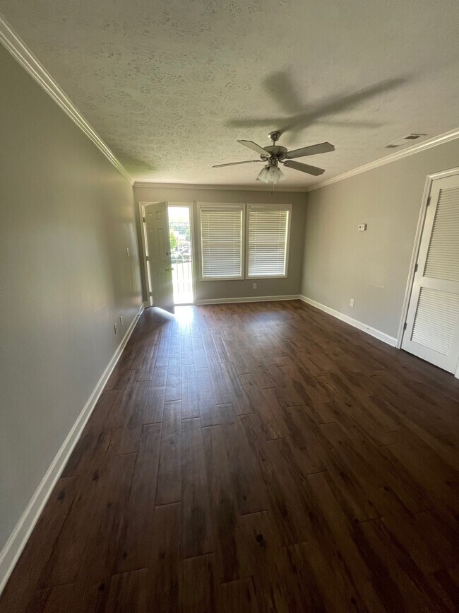 Foto del edificio - Courtyard Apartments