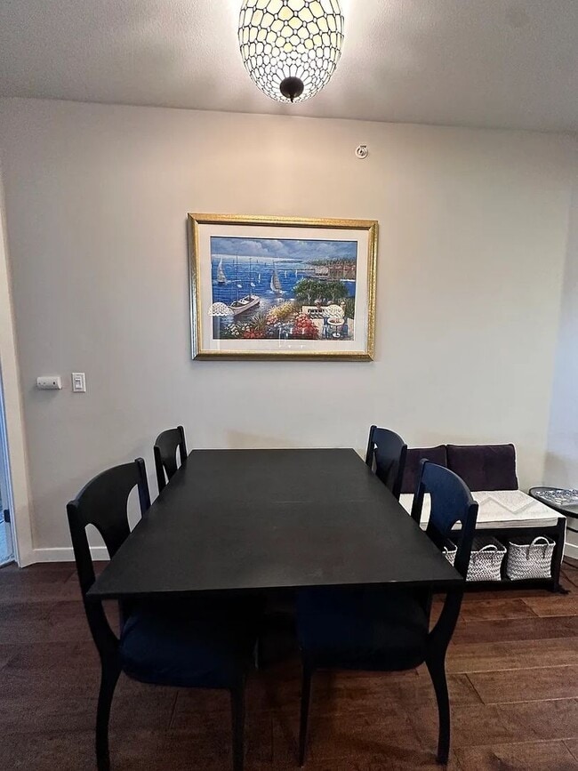 Photo - CH-Vantage Pointe Apartment