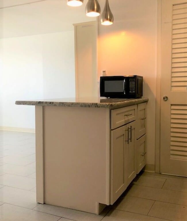 Foto del edificio - Upgraded Studio Unit at the Five Regents i...