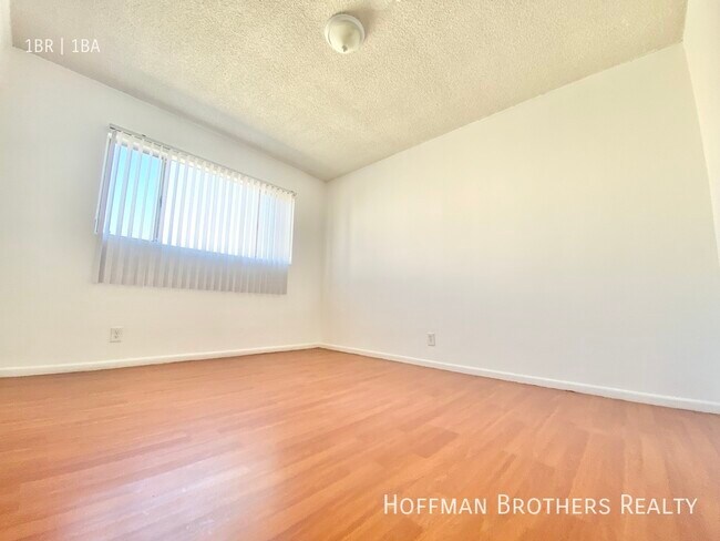 Building Photo - 1220 Cole Pl Los Angeles, CA 90038