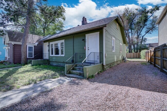 Photo - Turn of the Century Bungalow 1 bed, Downto... House