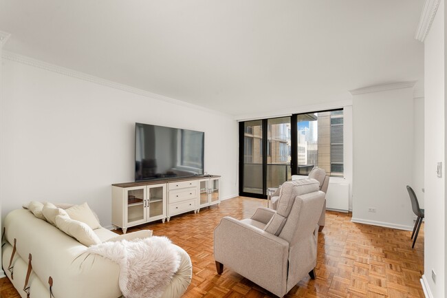 Foto del edificio - 161 W 61st St